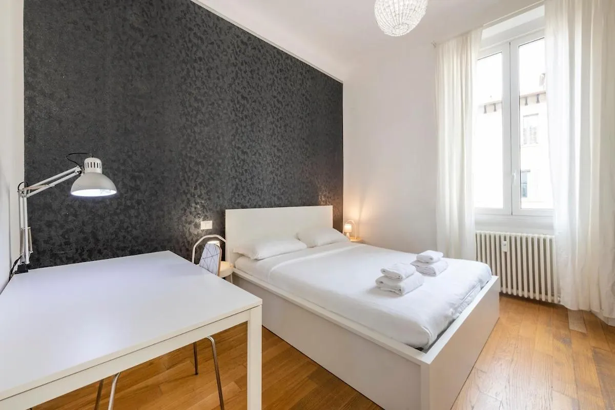 Apartment Luxury 3 Bedrooms Apt - B Home Milan Italy