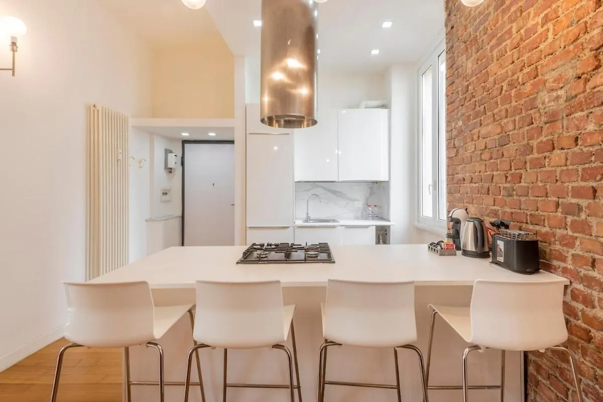 Luxury 3 Bedrooms Apt - B Home Milan Apartment