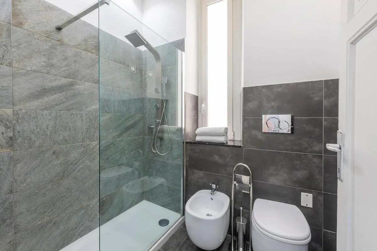 Luxury 3 Bedrooms Apt - B Home 米兰 0*,  意大利
